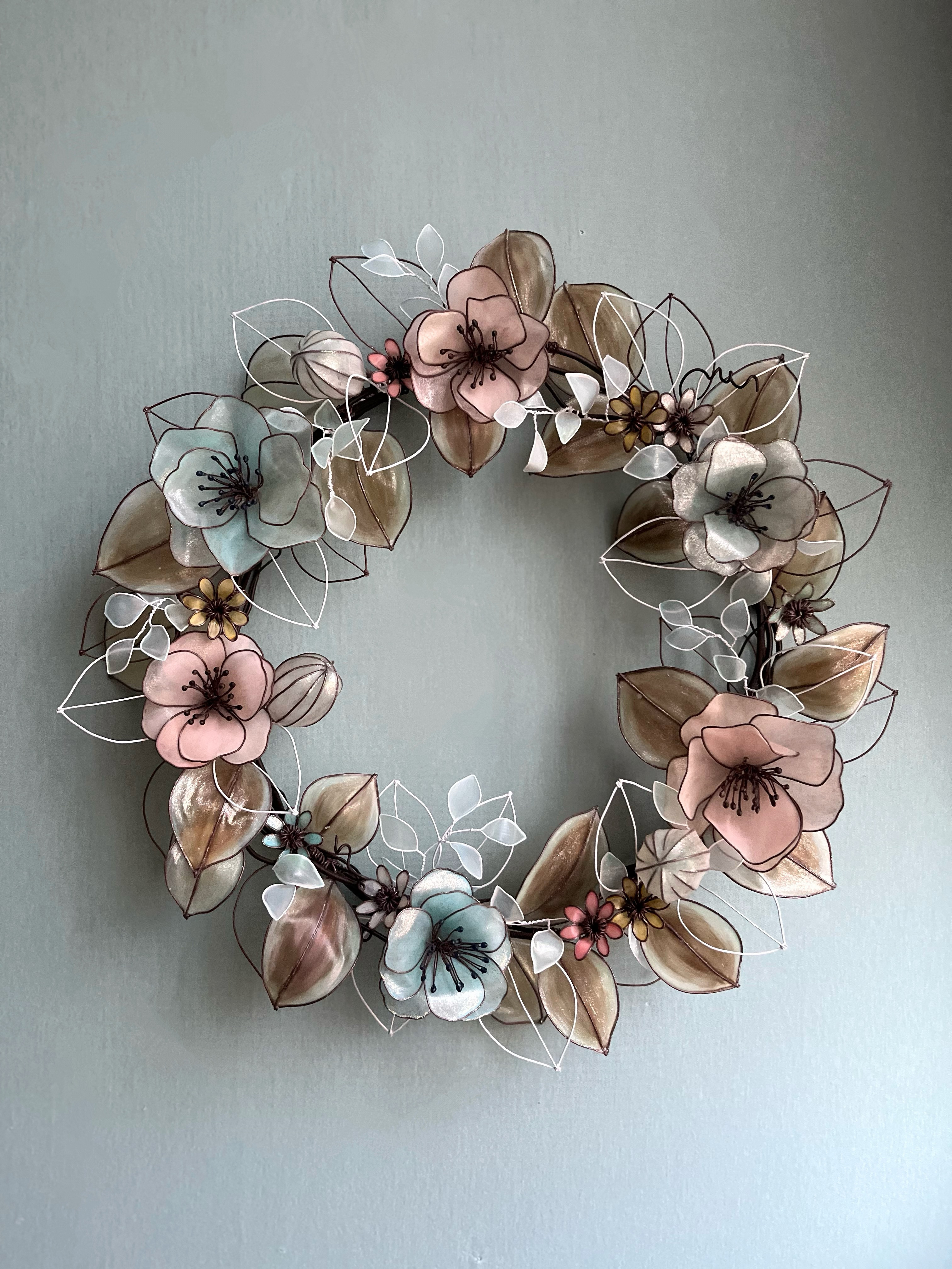 一点物】ピンクとミントブルーのアンティーク風リース 約33cm