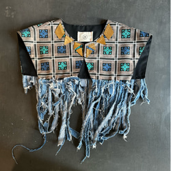 デニムフリンジと真鍮飾りのつけ襟　／ビンテージスカーフ使用　　グランジファッション 1枚目の画像