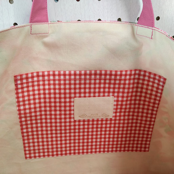 【レッスンバッグ】イチゴ畑のうさぎさん　ピンク×ローズピンク 3枚目の画像