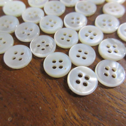 白蝶貝のボタン　11.5mm   No.123 (4穴）　20個 3枚目の画像