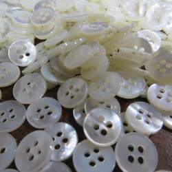 白蝶貝のボタン　11.5mm   No.123 (4穴）　20個 9枚目の画像