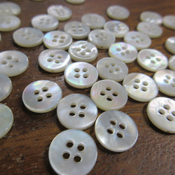 白蝶貝のボタン　11.5mm   No.123 (4穴）　20個 5枚目の画像