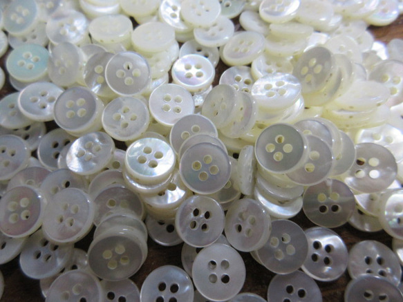 白蝶貝のボタン　11.5mm   No.123 (4穴）　20個 10枚目の画像