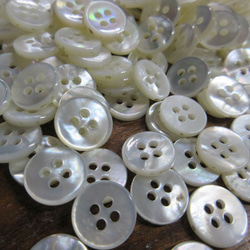 白蝶貝のボタン　11.5mm   No.123 (4穴）　20個 8枚目の画像