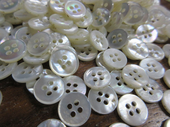 白蝶貝のボタン　11.5mm   No.123 (4穴）　20個 8枚目の画像