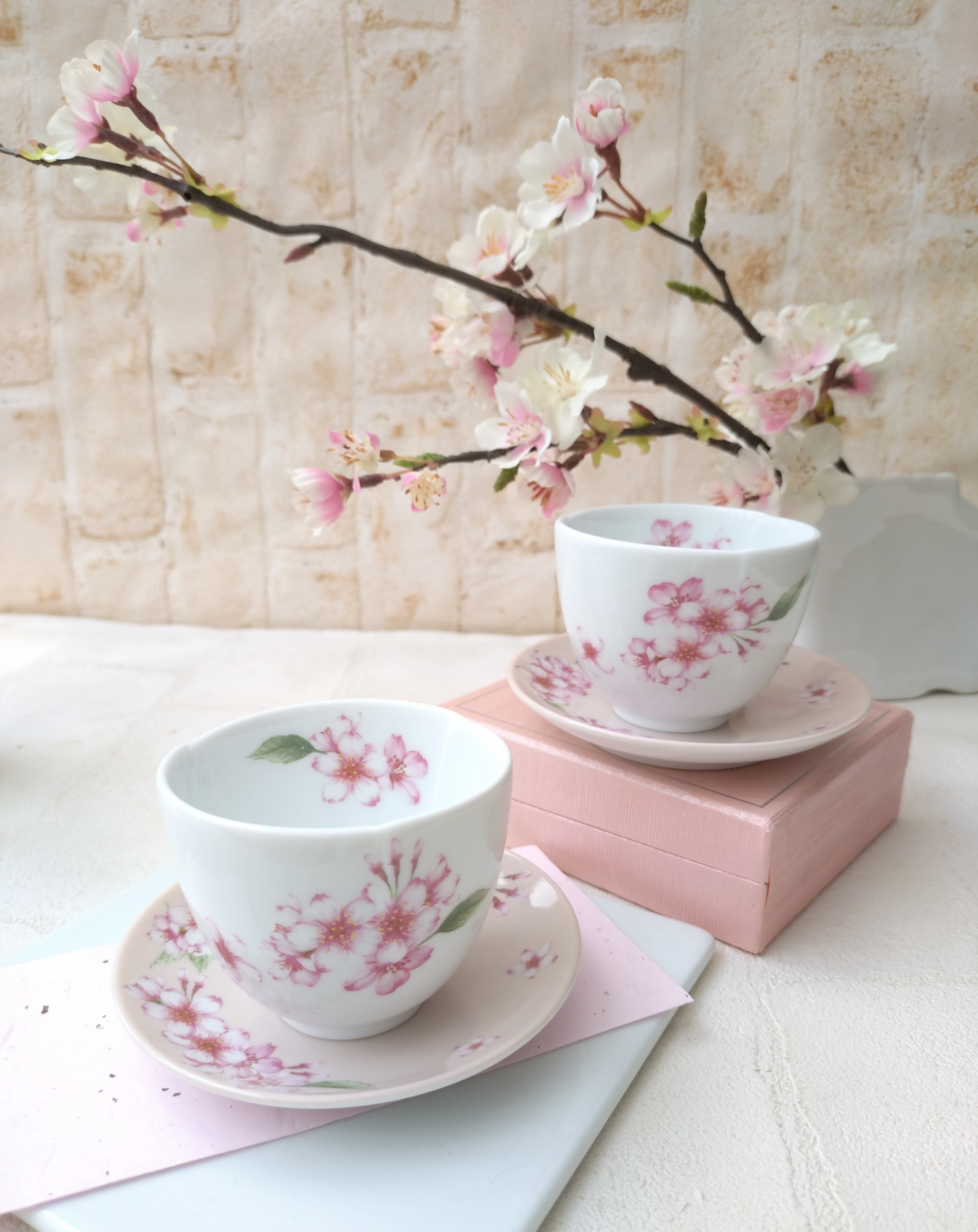 Amazon.co.jp: レトロ 角館 樺細工 工芸品 桜皮 湯呑み入れ 茶箱