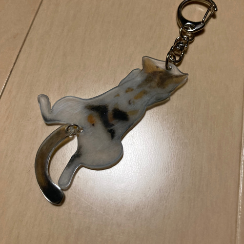 猫の日2025＞しっぽが揺れるぶら下がり猫キーホルダー(ミケ) その他