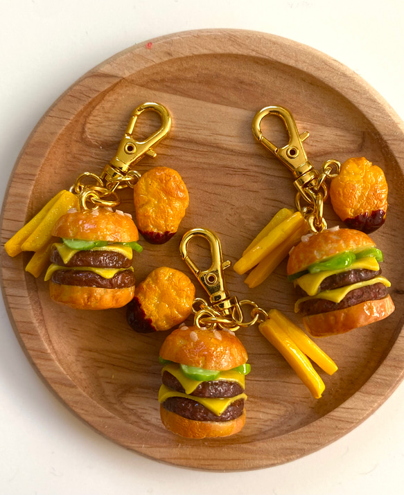 チーズバーガー　フェイクフード　フェイススイーツ　チャーム　食品サンプル　ポテト　ミニチュア 4枚目の画像