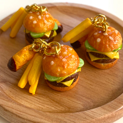チーズバーガー　フェイクフード　フェイススイーツ　チャーム　食品サンプル　ポテト　ミニチュア 5枚目の画像