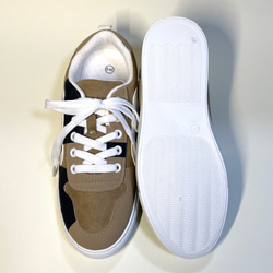 ◆實體減價1500日圓/24.0cm ◆時尚不對稱三色運動鞋（米色×白色×黑色） 第6張的照片
