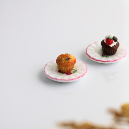 こだわり カップケーキ 苺とチョコ（ピアス / イヤリング