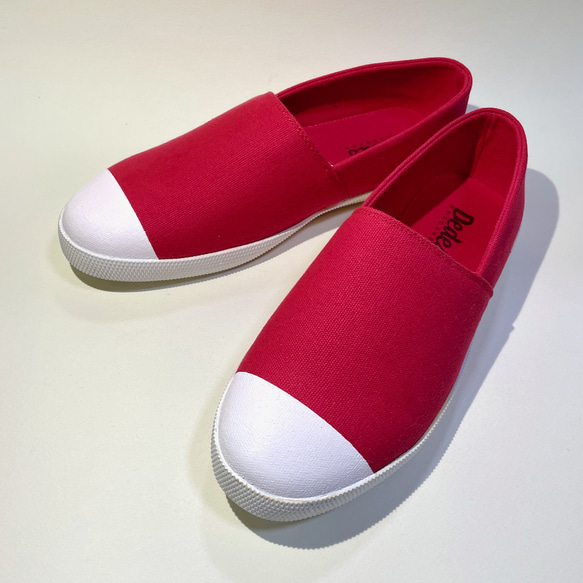 ◆實物減價2,000日圓/26.0cm◆ 踩到腳跟也能穿的2way雙色懶人鞋（紅×白） 第2張的照片