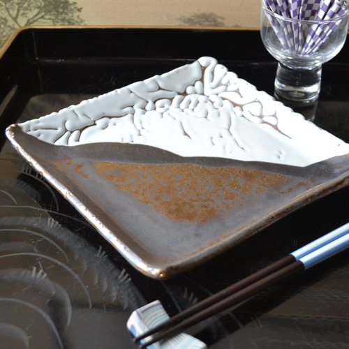 ゲリラ特割！】お洒落な角皿(かいらぎ＆炭化金彩) プレート皿 ☆萩焼き