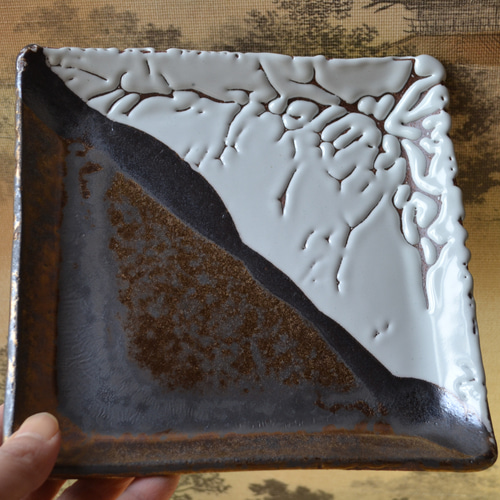 ゲリラ特割！】お洒落な角皿(かいらぎ＆炭化金彩) プレート皿 ☆萩焼き