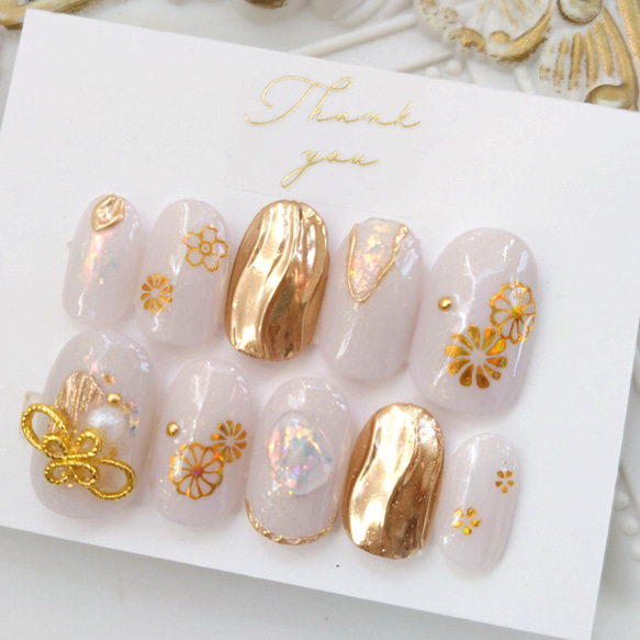 白無垢や色打掛、前撮りにも◆アイシングホワイトと金のミラーアートの和柄のネイルチップ♡86 3枚目の画像