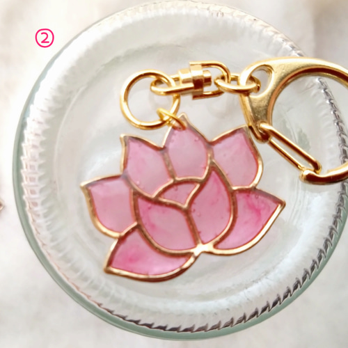 再販【チャーム】蓮の花 ピンク×ローズクォーツ キーホルダー 卵の殻