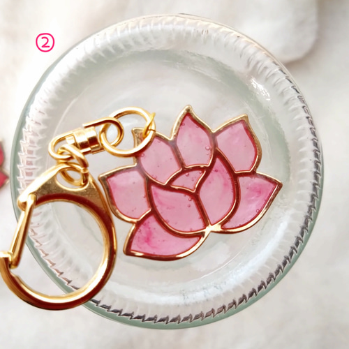 再販【チャーム】蓮の花 ピンク×ローズクォーツ キーホルダー 卵の殻