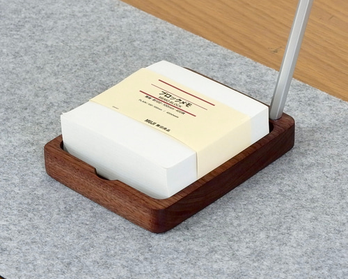 ｳｫﾙﾅｯﾄ無垢材】無印良品ブロックメモ用トレイ(ペン立て付き) メモ帳 BE