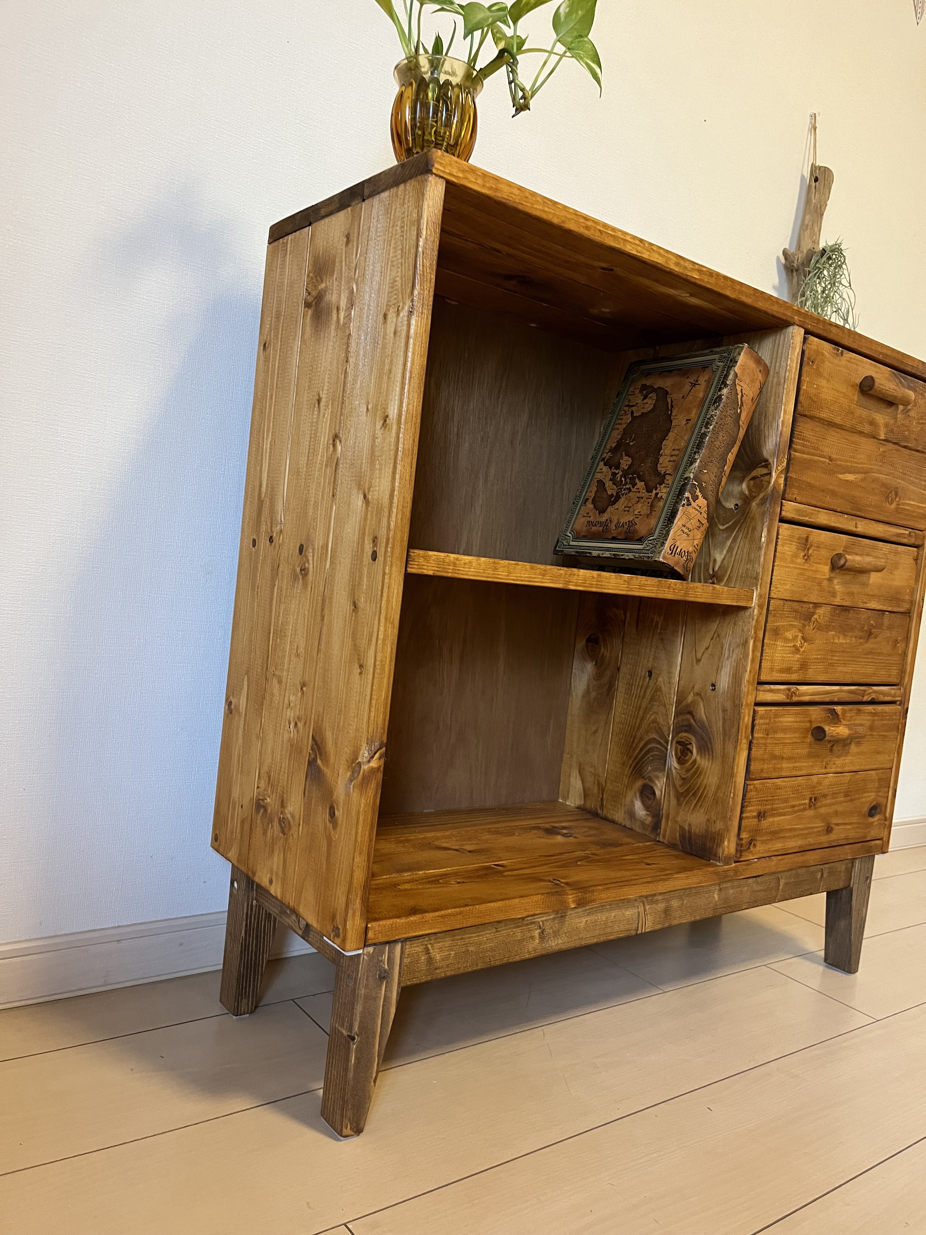 ウッドチェスト　キャビネット　収納棚　ラック　本棚