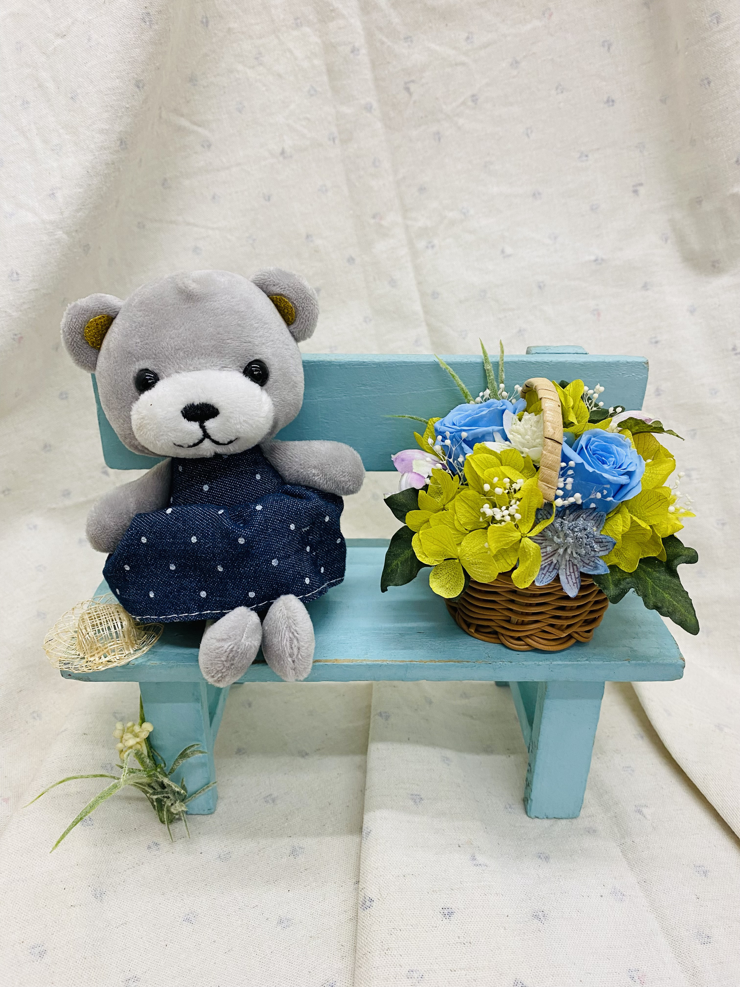 一点物【フラワーギフト】クマちゃんのおつかい　プリザーブドフラワー