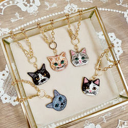 猫さん刺繍と3wayチャームブレスレット♡ 1枚目の画像