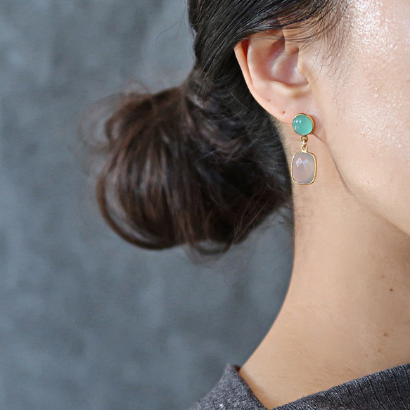 14KGF/ AQUA GREY CHALCEDONY MIXING EARRINGS 8枚目の画像