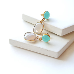 14KGF/ AQUA GREY CHALCEDONY MIXING EARRINGS 7枚目の画像