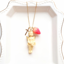 天使と苺のネックレス 2枚目の画像