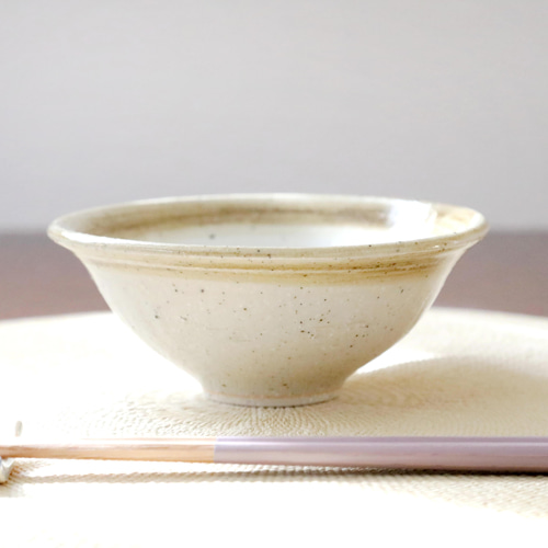 SALE】白御影土とさび刷毛目の飯碗 ＊ 3 茶碗・めし碗 TSUCHI-HANAKI