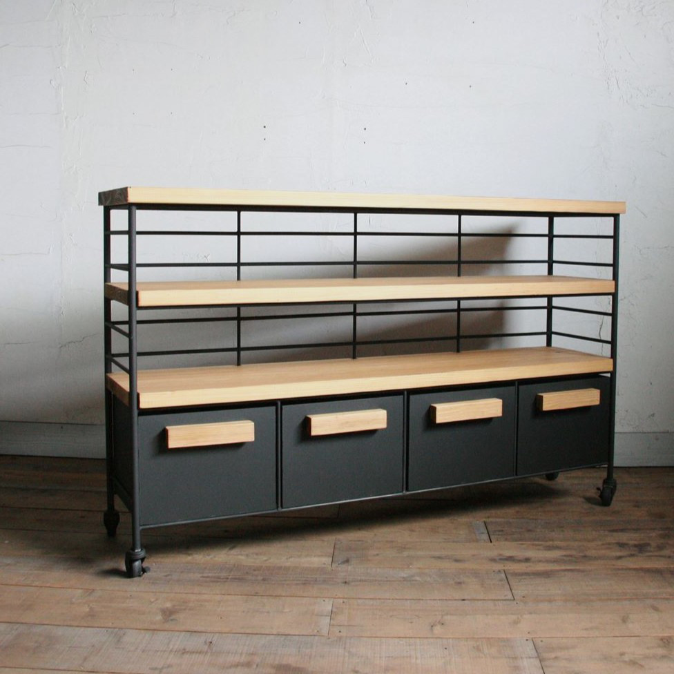 発注ミスで取り替えた天板です。