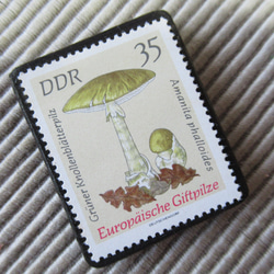 ドイツ　きのこ切手ブローチ9397 2枚目の画像