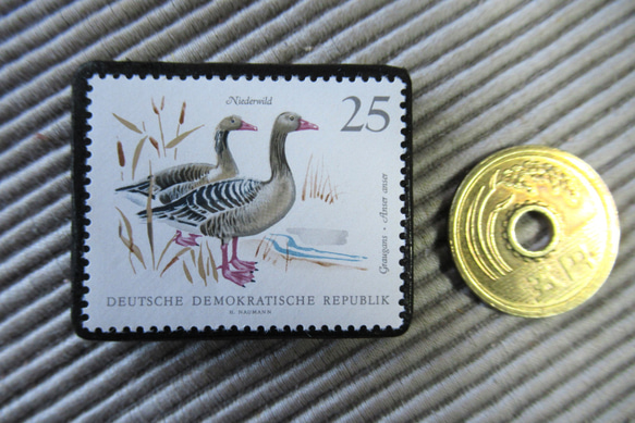 ドイツ　鳥切手ブローチ9402 3枚目の画像