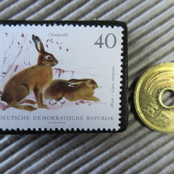 ドイツ　うさぎ切手ブローチ9404 3枚目の画像
