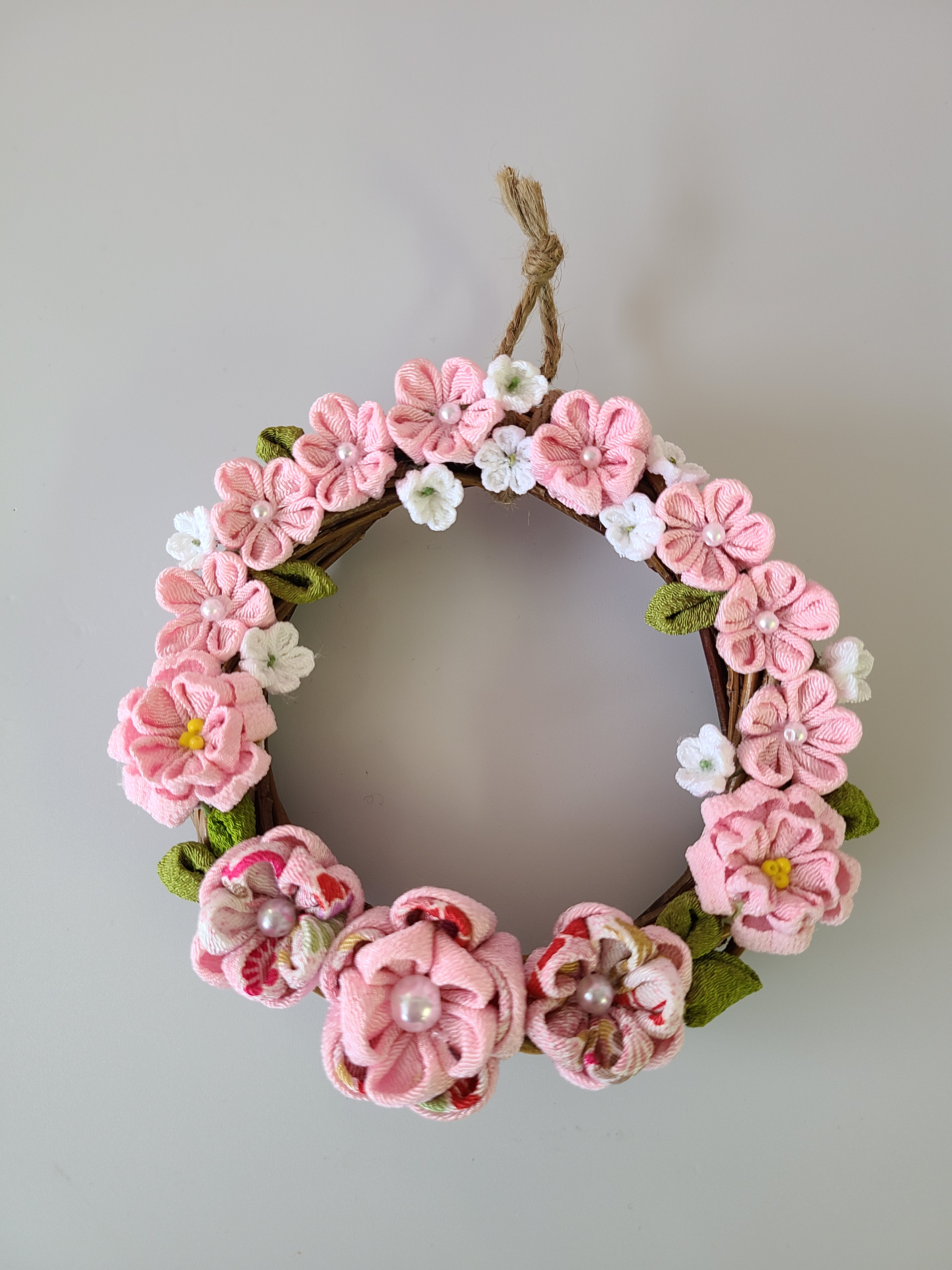 でおすすめアイテム。 #ピンク花畑# . 2点 おしお様 まとめ商品　つまみ細工リース　#薄紫花# フラワー・リース