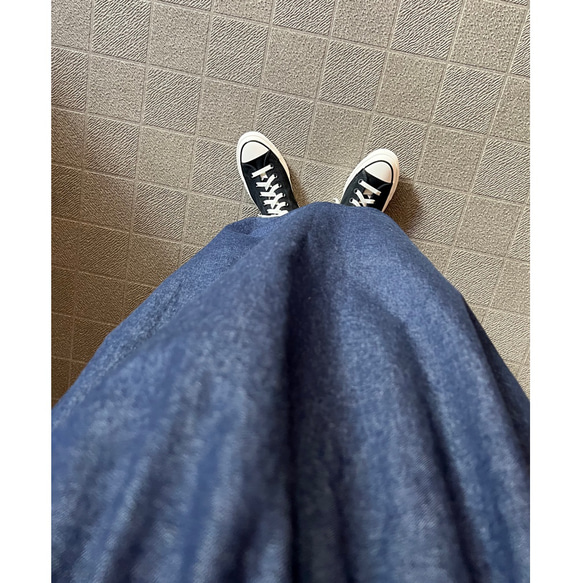 RATA❤️選擇你的長度❤️岡山牛仔❤️精緻的輪廓❤️寬鬆的套頭裙❤️柔軟的牛仔布❤️四季皆宜 第10張的照片