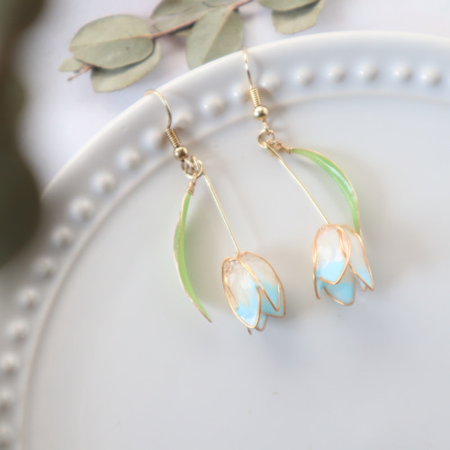 押し花ディップアートの揺れるチューリップのイヤリング/ピアス