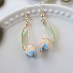 押し花ディップアートの揺れるチューリップのイヤリング/ピアス 7枚目の画像