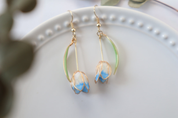 押し花ディップアートの揺れるチューリップのイヤリング/ピアス 7枚目の画像