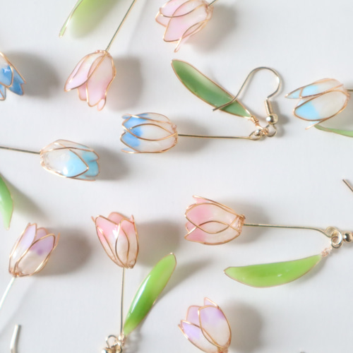 押し花ディップアートの揺れるチューリップのイヤリング/ピアス