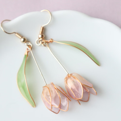 押し花ディップアートの揺れるチューリップのイヤリング/ピアス 8枚目の画像