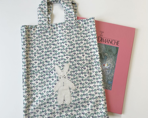 刺繍うさぎのアップリケバッグ（ミントブルー）ミニトート・絵本バッグ