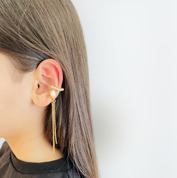 ゴールドチェーンと淡水パールのイヤーカフ（片耳用） ～　Gold chain pearl ear-cuff 6枚目の画像