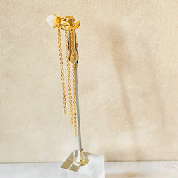 ゴールドチェーンと淡水パールのイヤーカフ（片耳用） ～　Gold chain pearl ear-cuff 4枚目の画像