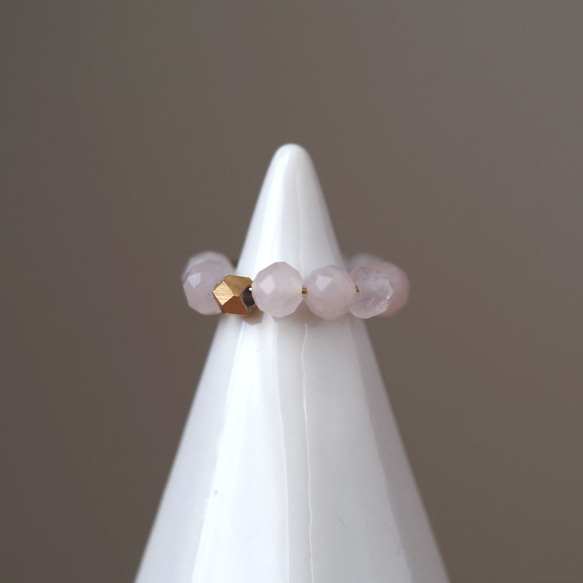 天然石玫瑰石英耳骨夾 | 圓形切割 4 毫米 | AA 品質 | 十月生日石 第8張的照片