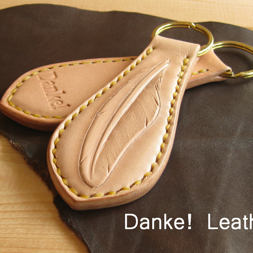 昭南サドルレザー使用】フェザーカービングキーホルダー（糸色選択可  