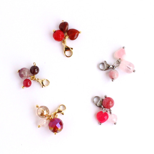 咲いた 咲いた 天然石の花 チャーム／ピアス／イヤリング
