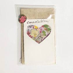 土佐和紙と押し花のメッセージカード　「Congratulation」　 1枚目の画像