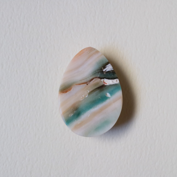 白孔雀の卵　夜光貝のペンダント 波＊ヤコウガイ シェル 海 沖縄 貝殻 縁起物 11枚目の画像