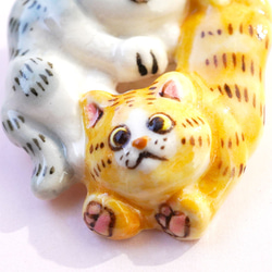 [陶器]サバトラと茶トラのブローチ[猫] 6枚目の画像