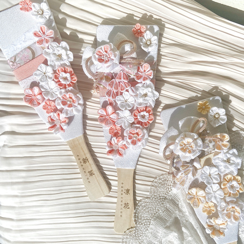 受注制作》名入れ可髪飾り付きつまみ細工羽子板 (ひな祭り 桃の節句